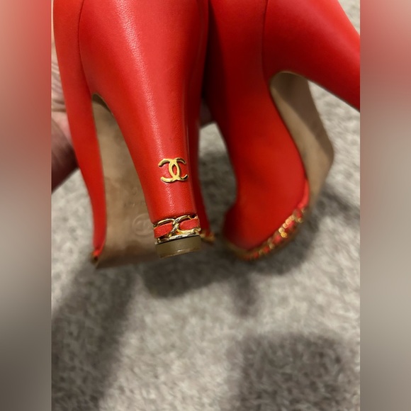 Chanel heels - Picture 2 of 12